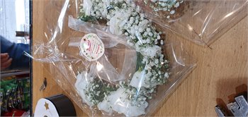 זר לראש בלבן